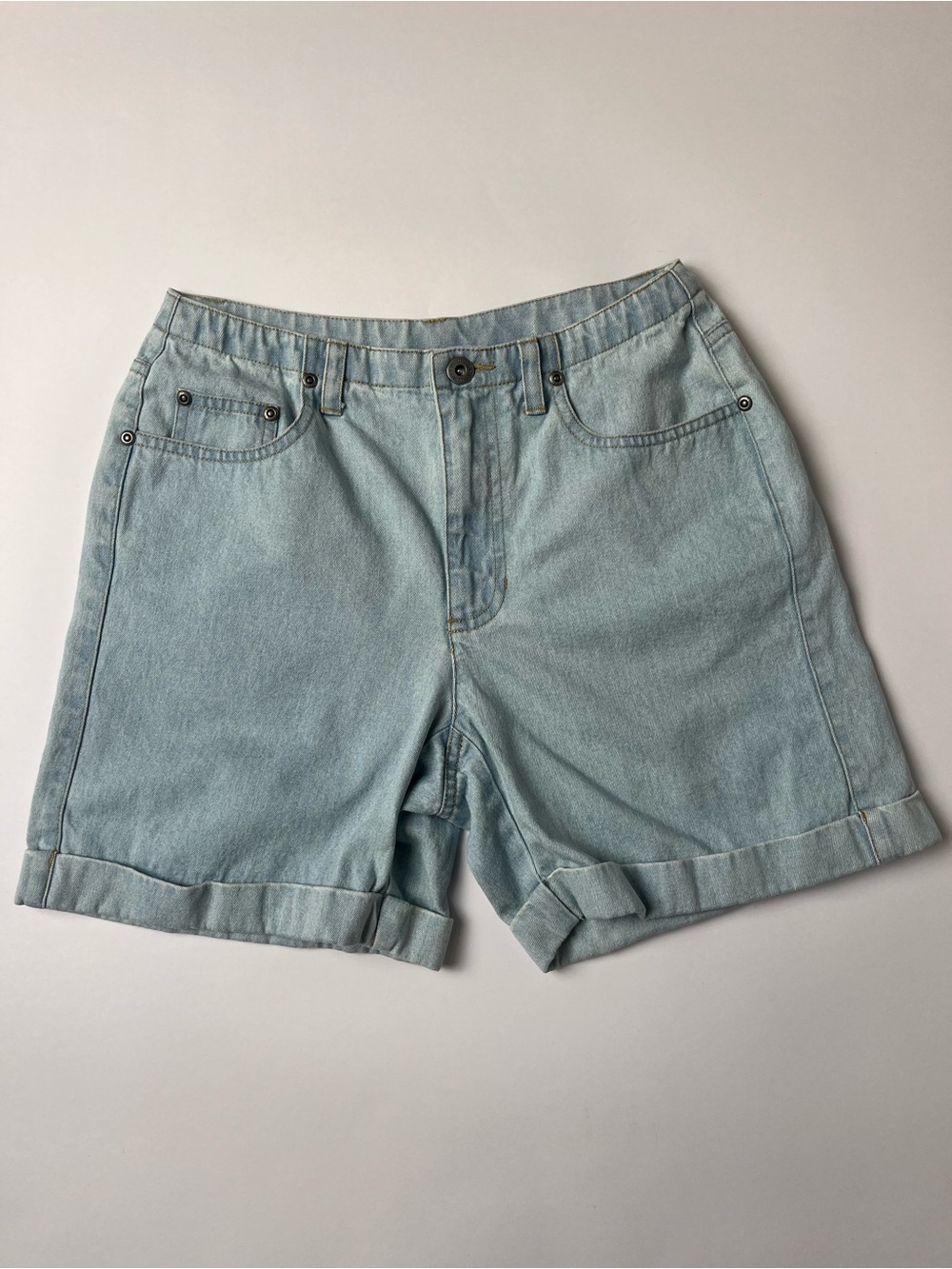 Liz Claiborne Light Blue Denim Rolled Hem Shorts Size 4